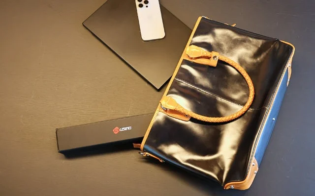 バッグと一緒に持ち運べるコンパクトさ