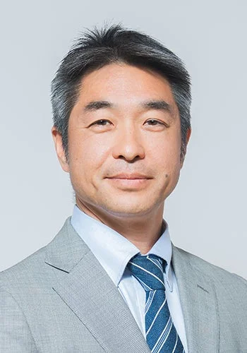 山本健氏