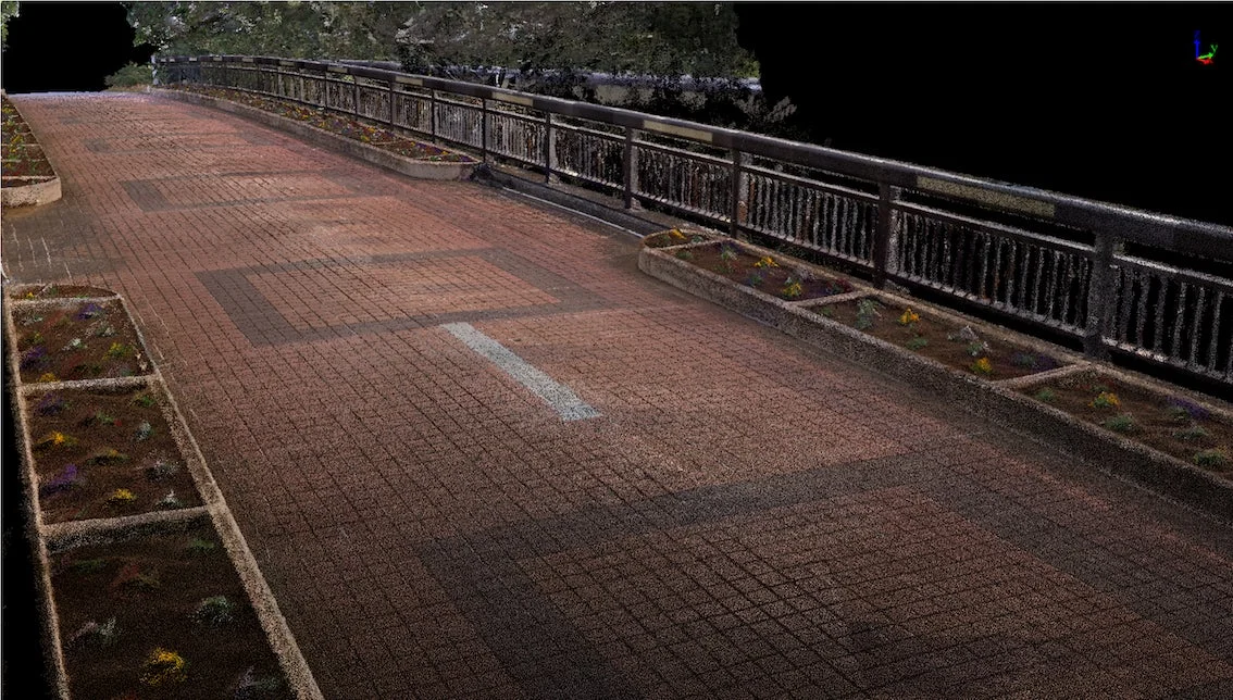 湾曲した舗装路の点群データ