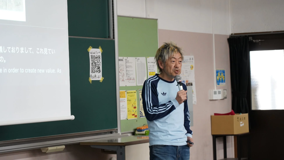 講演、男性、マイク