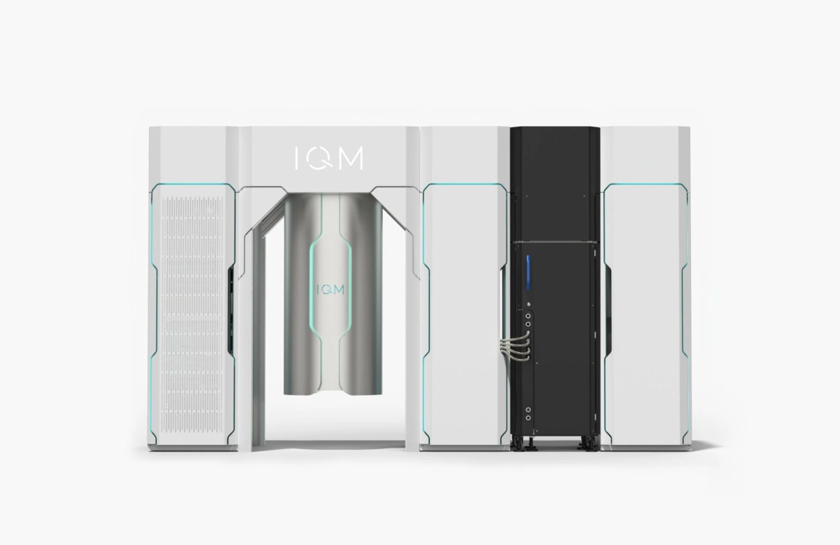 IQMのロゴが見られる量子コンピューター