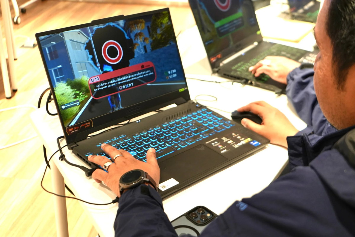 ゲーミングPCでゲームをプレイしている様子