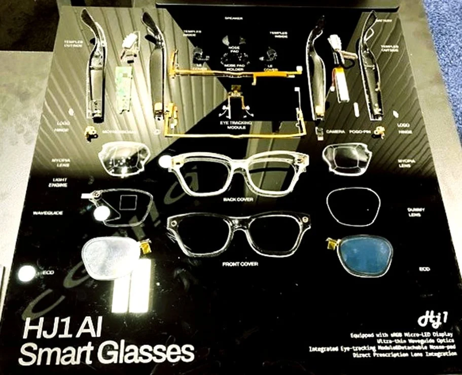 HJ1 AI Smart Glassesの分解展示