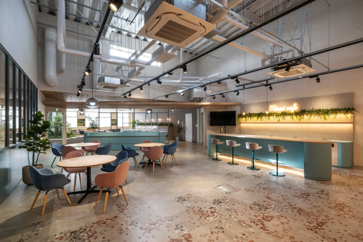 カフェラウンジ