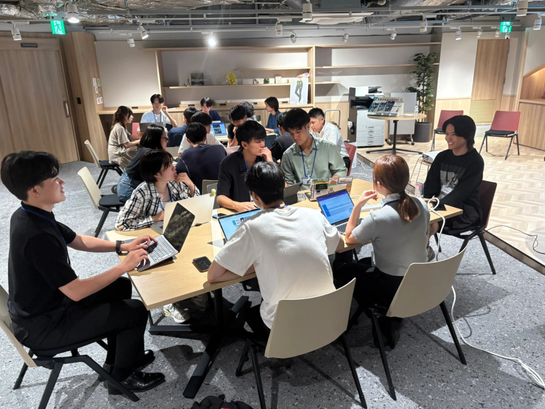 活発に議論する学生たち